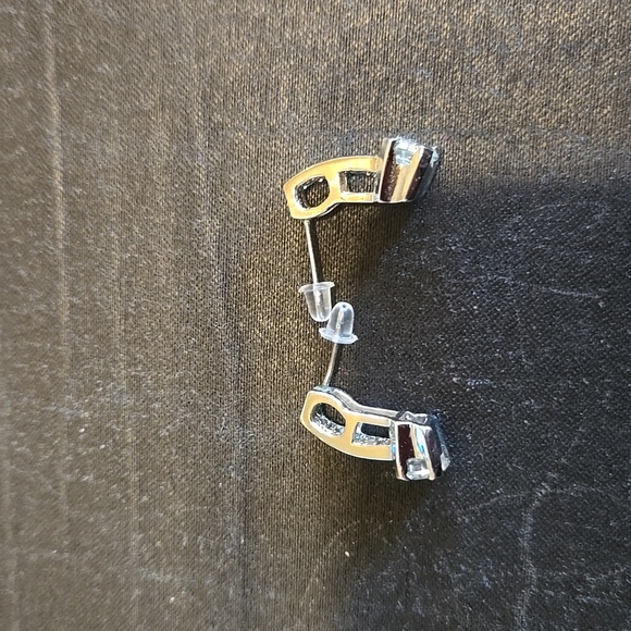 🔥Cubic Zirconia and Silver Tone Earrings - Picture 2 of 6